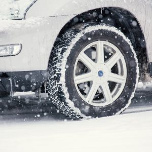 サンバーバン トランスポーターに雪用タイヤを備える インチアップする？